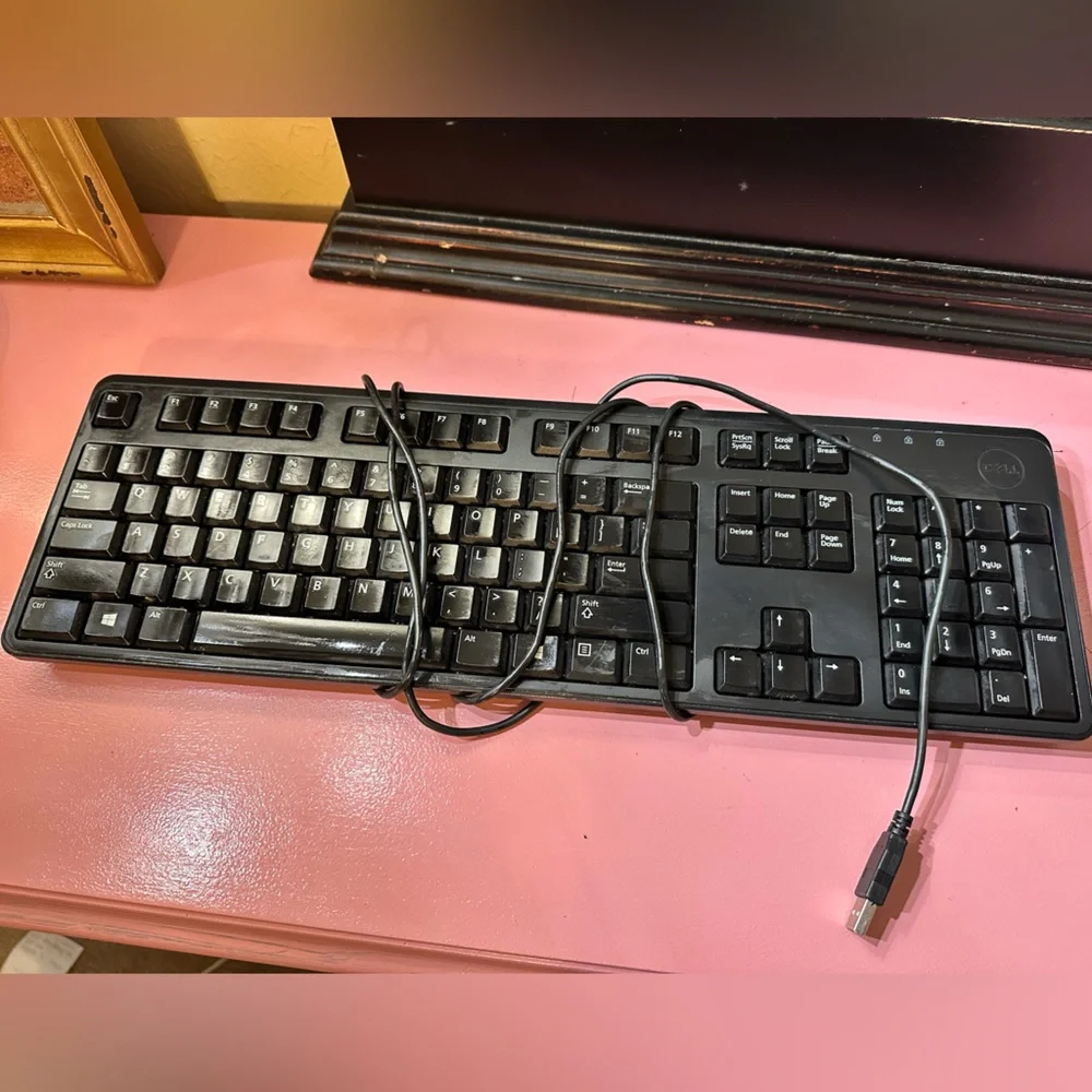 Black Wired Keyboard